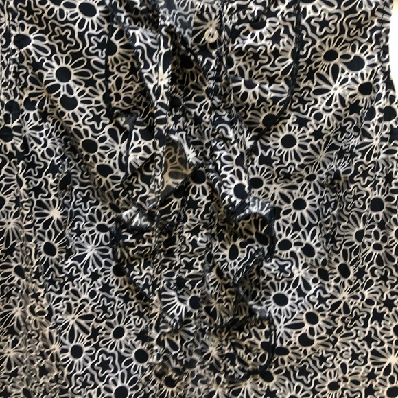 ✨SOLD Nautica sleeveless shirt. Size 6. - Picture 5 of 5